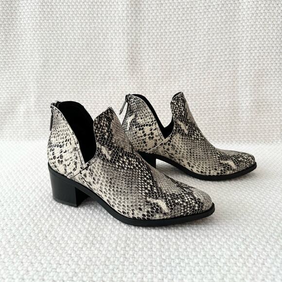 Blondo Shoes - Blondo ELIZA Black White Snake Cut Out Ankle Waterproof Boots B6790-236 Size 6